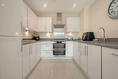 undefined, Meadow Drive, South Ockendon RM15