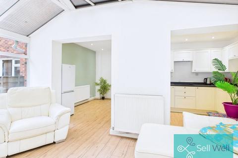 3 bedroom semi-detached house for sale, Ladymere Drive, Manchester M28