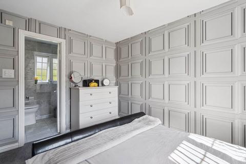 5 Five Fields Close, Watford, WD19 5BZ