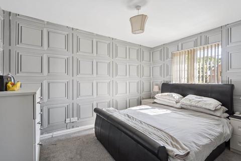 5 Five Fields Close, Watford, WD19 5BZ