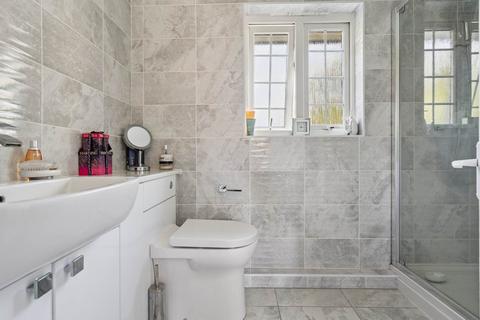 5 Five Fields Close, Watford, WD19 5BZ