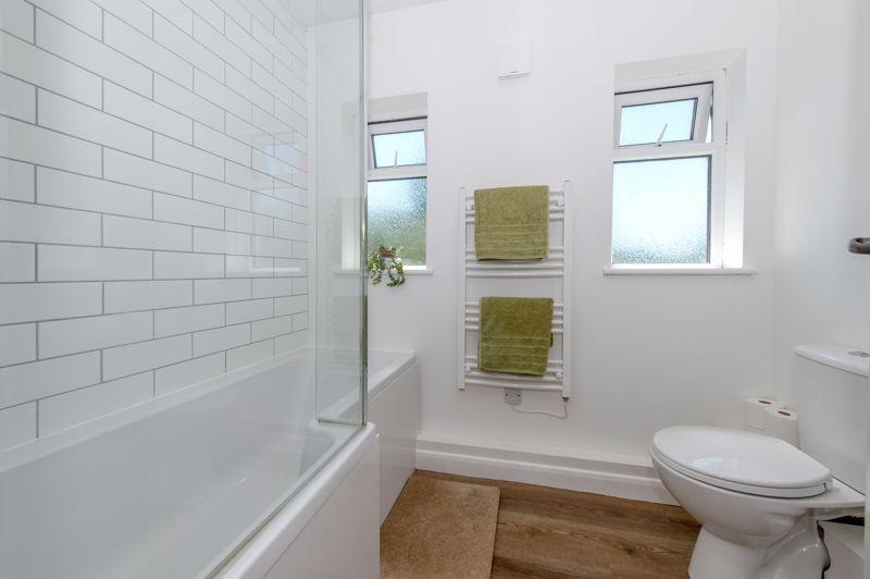 Bath/shower room