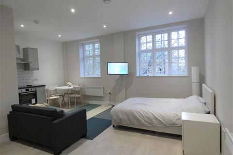 Studio to rent, Oakleigh Gardens, Whetstone