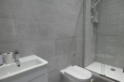 Studio to rent, Oakleigh Gardens, Whetstone