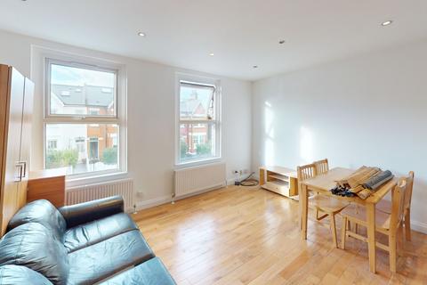 3 bedroom flat to rent, Dunstans Road, London, SE22