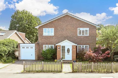 3 bedroom detached house for sale, Dauxwood Close, Billingshurst, West Sussex
