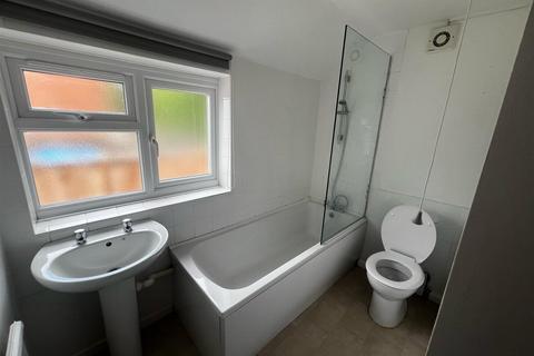 1 bedroom house to rent, West Street, Aylesbury