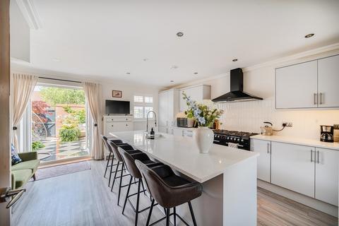 4 bedroom terraced house to rent, VAUGHAN WILLIAMS WAY, SWINDON SN25