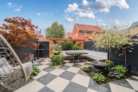 4 bedroom terraced house to rent, VAUGHAN WILLIAMS WAY, SWINDON SN25