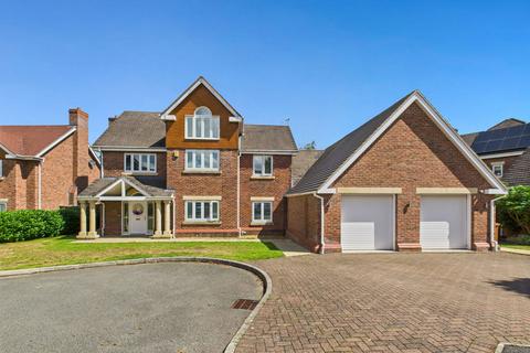 5 bedroom detached house for sale, Hampstead Drive, Crewe CW2