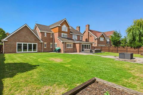 5 bedroom detached house for sale, Hampstead Drive, Crewe CW2