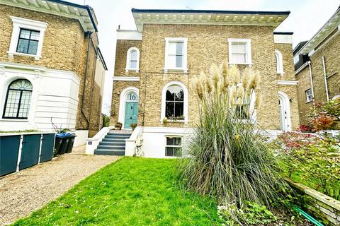 16a The Waldrons, Croydon, CR0 4HB