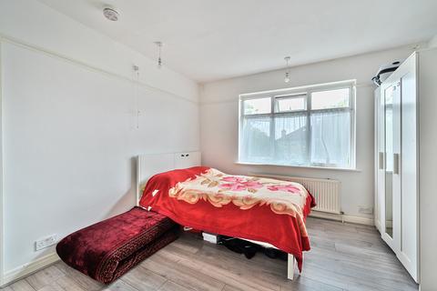 4 bedroom semi-detached house for sale, Pinner Park Gardens, Harrow