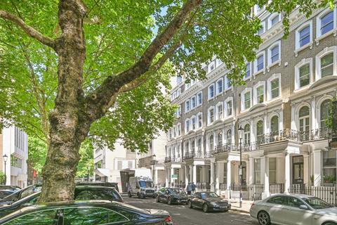 3 bedroom flat for sale, Beaufort Gardens, Chelsea, London