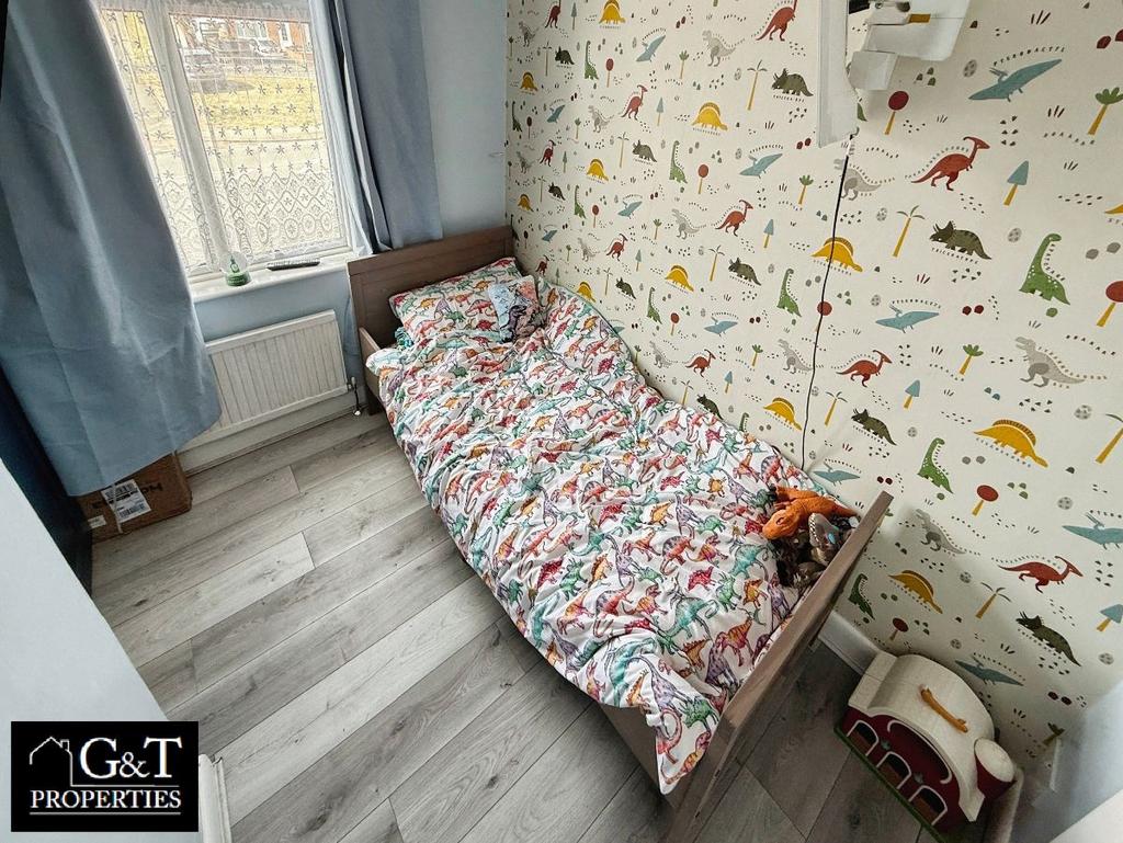 Second bedroom