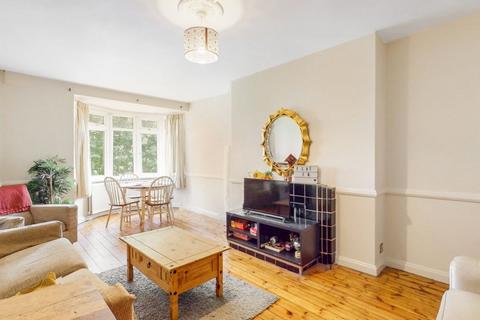 4 bedroom flat to rent, NW6