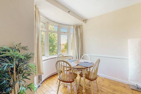 4 bedroom flat to rent, NW6