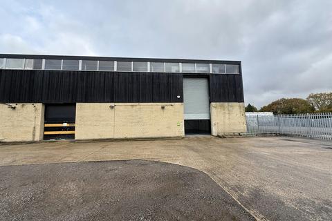 Warehouse to rent, Lynchborough Rd Liphook GU30 7SB