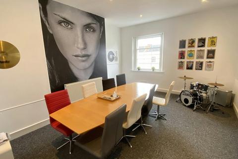 Office to rent, 9 Parade Leamington Spa CV32 4DG