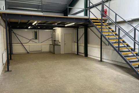 Warehouse to rent, Honiley Rd Kenilworth CV8 1NP