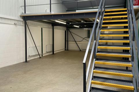 Warehouse to rent, Honiley Rd Kenilworth CV8 1NP