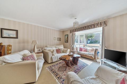 2 bedroom flat for sale, Mount Felix, Walton-On-Thames, KT12
