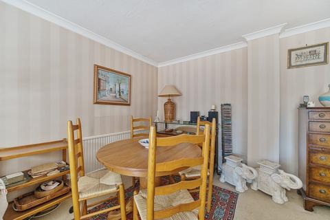 2 bedroom flat for sale, Mount Felix, Walton-On-Thames, KT12