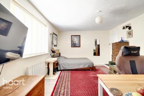 24 Willenhall Drive, Hayes, UB3 2UT