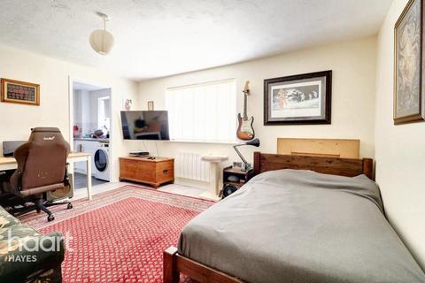 24 Willenhall Drive, Hayes, UB3 2UT