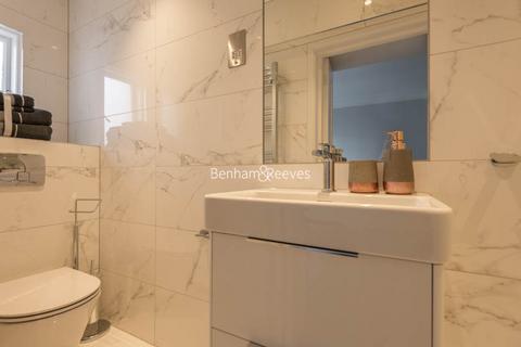 2 bedroom apartment to rent, Southwell Gardens, Kensington SW7