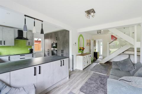 4 bedroom detached house for sale, Rose Bushes, Epsom