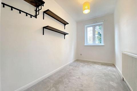 2 bedroom flat for sale, Pages Lane, Uxbridge, UB8