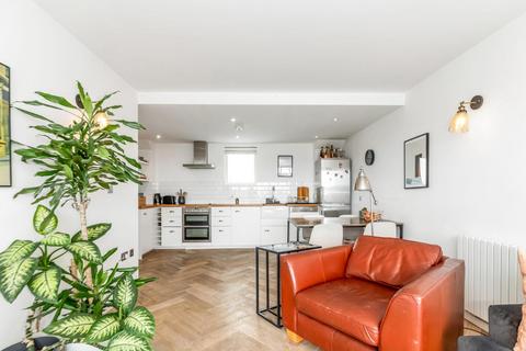 2 bedroom apartment for sale, Consort Road, Peckham, London, SE15
