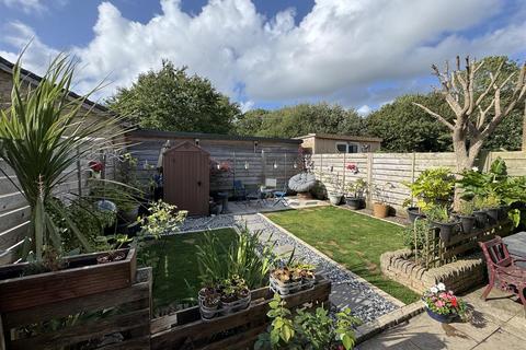 5 Clos Hermon, Pembrey, Burry Port, SA16 0HA