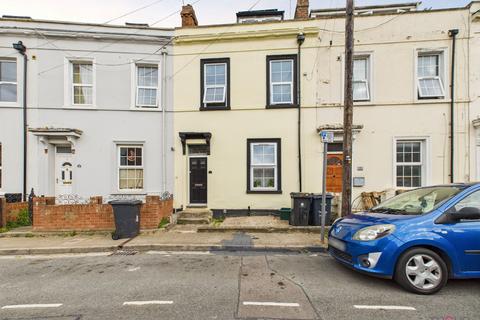 7 Worcester Parade, Gloucester, GL1 3AR