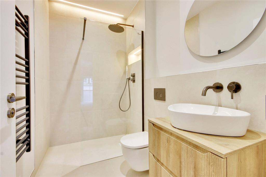 Apt 2 Ensuite