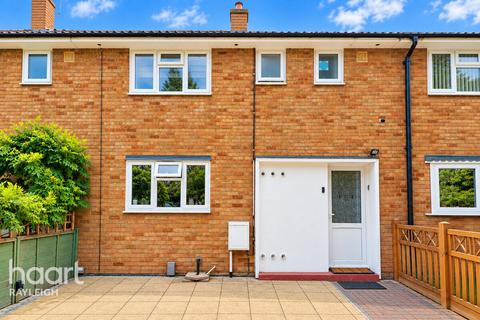 3 bed terraced house for rent in Tangham Walk, Basildon