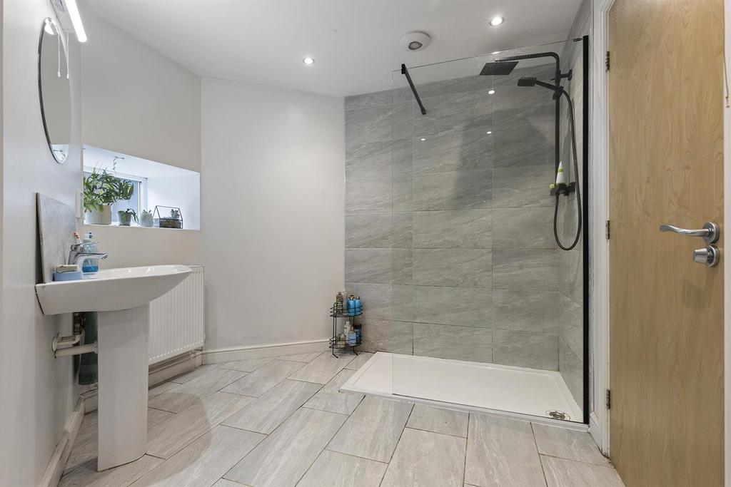 4 Westwood Rd, Sheffield 12 297.png