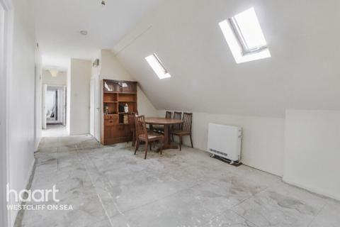 3 bedroom flat for sale, Hamlet Court Road, WESTCLIFF-ON-SEA