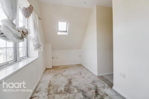 3 bedroom flat for sale, Hamlet Court Road, WESTCLIFF-ON-SEA