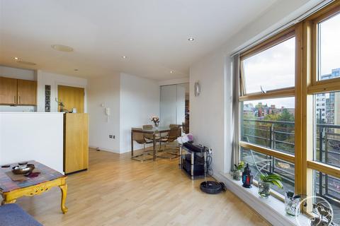 2 bedroom flat for sale, Balmoral Place, 2 Bowman Lane, Leeds
