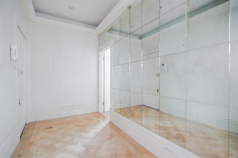 2 bedroom apartment for sale, Stratford Road, London