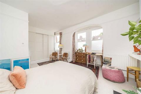 4 bedroom terraced house for sale, Sudbourne Road, London SW2