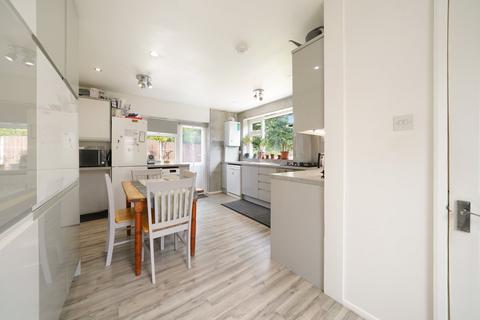 9 Foxearth Spur, South Croydon, CR2 8EP