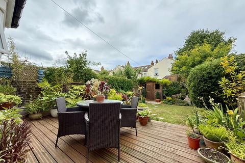62 Malvern Road, Gillingham, ME7 4BB
