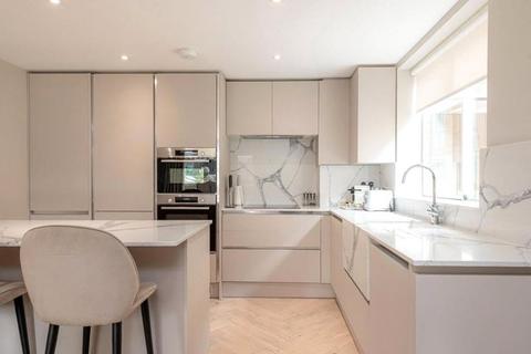 3 bedroom apartment for sale, Kinnerton Street, London, SW1X
