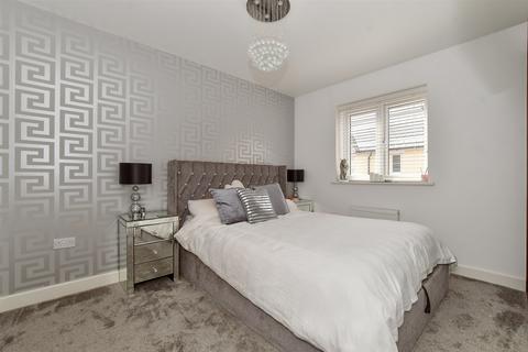 23 Abingdon Close, Basildon, SS15 6LJ
