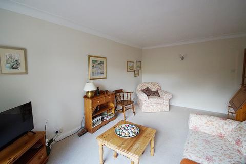 4 bedroom semi-detached house for sale, Church Road, Greenfield OL3