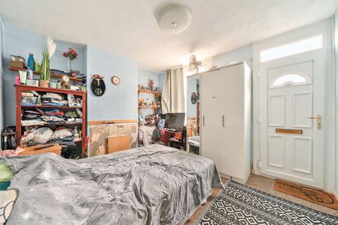 14 Alexandra Road, Gravesend, DA12 2QQ
