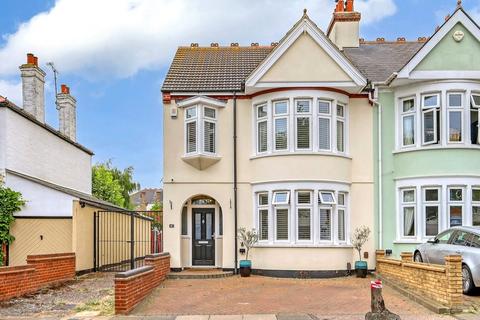 87 Sandringham Road, Southend-on-sea, SS1 2UG